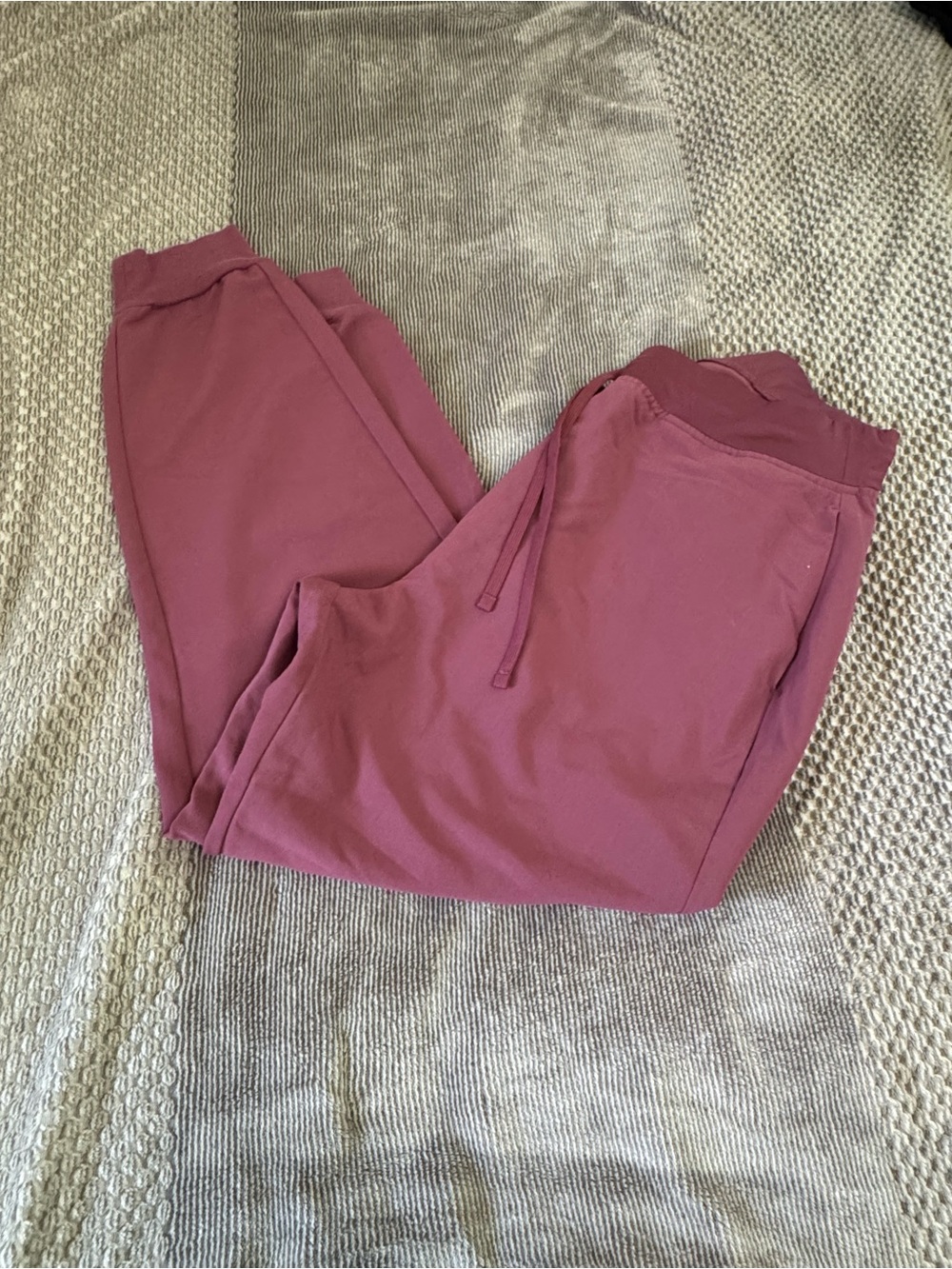 Mandala Women’s Drawstring Jogger scrub Pants in Mauve